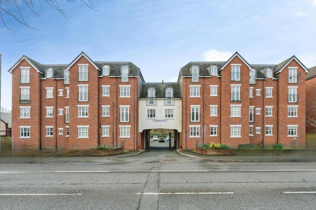 2 bedroom flat for sale