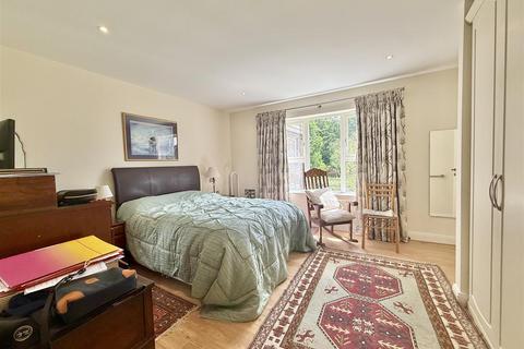 2 bedroom flat for sale, Hammond Way, Yateley GU46