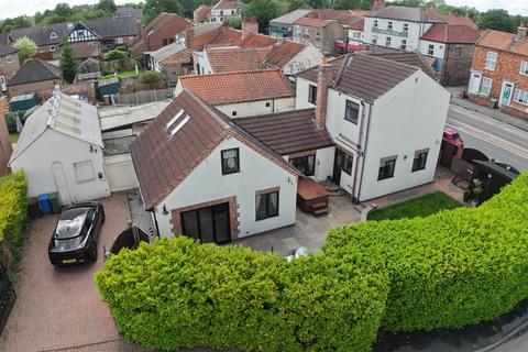 4 bedroom detached house for sale, Main Road, Newport