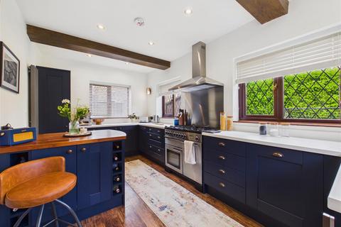4 bedroom detached house for sale, Main Road, Newport