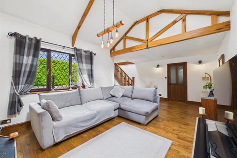 4 bedroom detached house for sale, Main Road, Newport