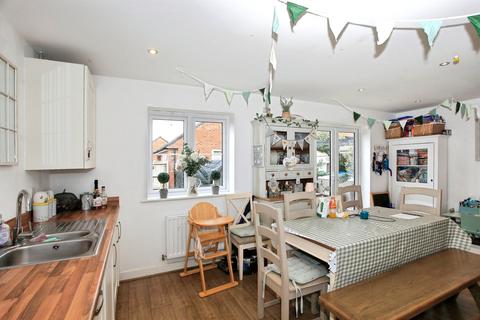 4 bedroom semi-detached house for sale, Streton Gardens, Deeping St. James, Peterborough