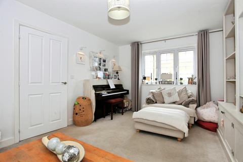 4 bedroom semi-detached house for sale, Streton Gardens, Deeping St. James, Peterborough