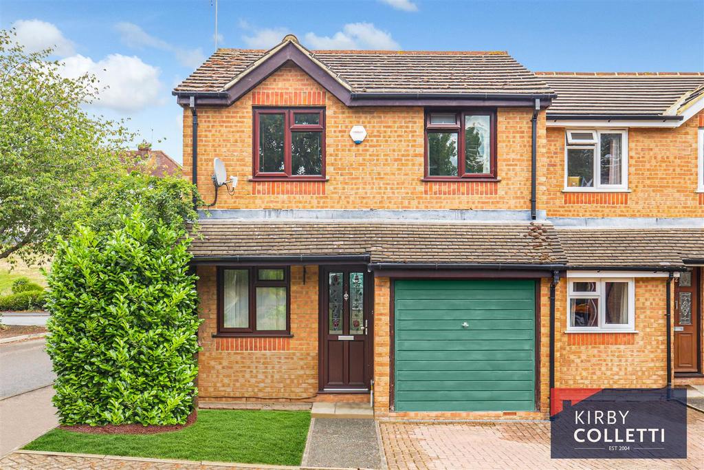3 bedroom semi-detached house for sale in Hoddesdon on OnTheMarket