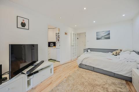 Cherry Blossom Close, N13, Palmers Green, London, N13
