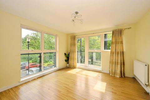 2 bedroom flat for sale, Park View Road, Leatherhead, Surrey, KT22