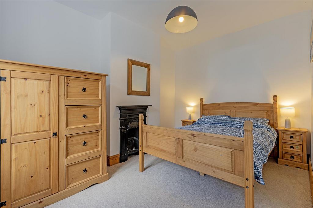 Bedroom, fireplace