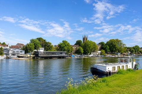 undefined, Victoria Avenue, West Molesey