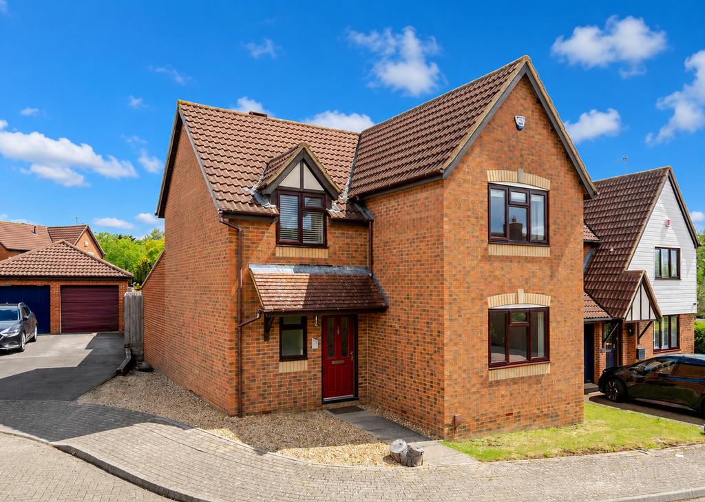 Houses For Sale In Shenley Brook End