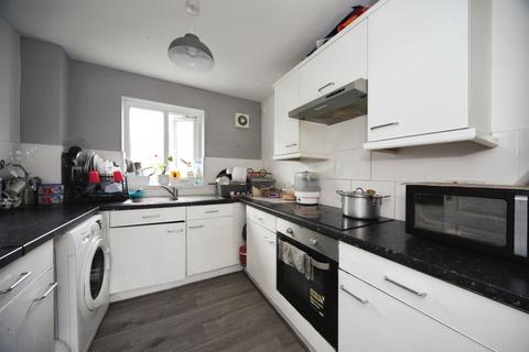 1 bedroom flat for sale, Larkspur Gardens, Luton