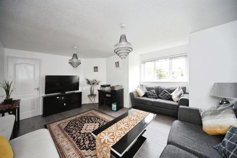 1 bedroom flat for sale, Larkspur Gardens, Luton