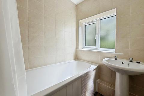3 bedroom semi-detached house for sale, Manor Park Drive, Yateley, Hampshire