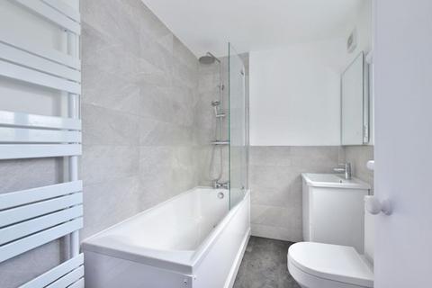 2 bedroom house to rent, Berkhampstead Road, Chesham, HP5