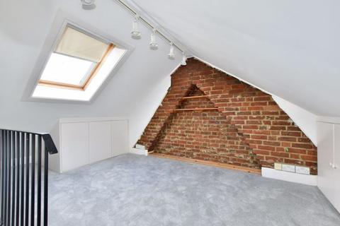 2 bedroom house to rent, Berkhampstead Road, Chesham, HP5