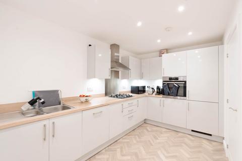 3 bedroom semi-detached house for sale, Dante Way, Epsom