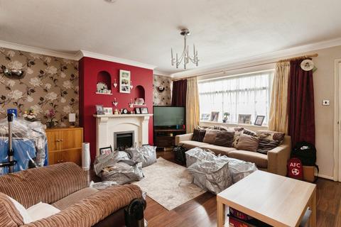 4 bedroom semi-detached house for sale, Hollyford, Billericay, Essex, CM11