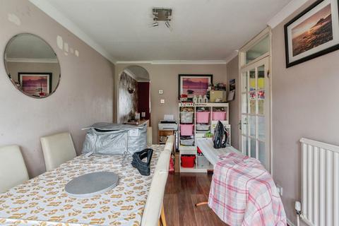 4 bedroom semi-detached house for sale, Hollyford, Billericay, Essex, CM11