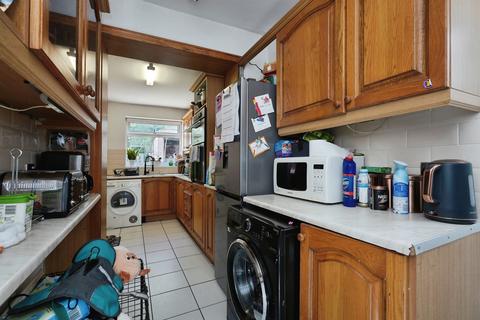 3 bedroom semi-detached house for sale, Poplar View, Bradford