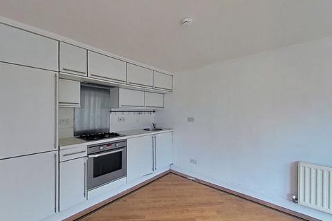 2 bedroom flat to rent, Lochburn Gate, Glasgow, G20