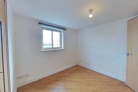 2 bedroom flat to rent, Lochburn Gate, Glasgow, G20