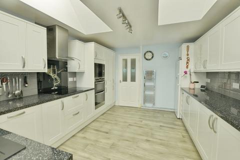 3 bedroom bungalow for sale, Seaview Road, Greatstone, New Romney, Kent, TN28