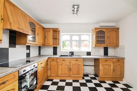 3 bedroom end of terrace house for sale, Denbigh Drive, West Bromwich