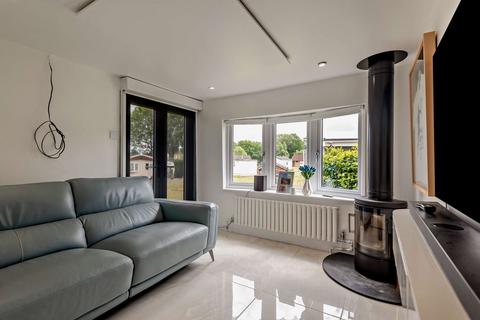 1 bedroom park home for sale, Dungells Lane, Yateley, GU46