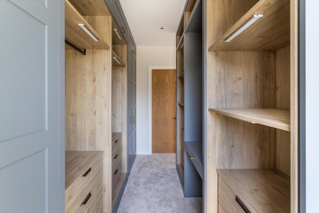 Walk-in wardrobe