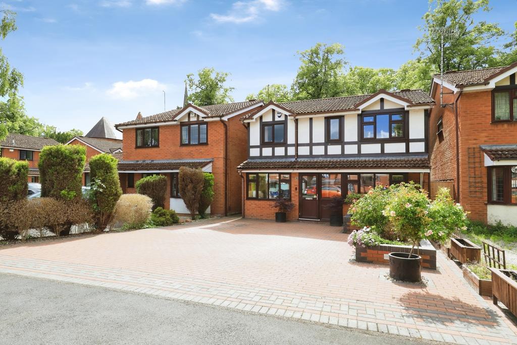4 bedroom detached house for sale