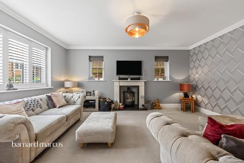 5 bedroom detached house for sale, Boxford Close, South Croydon