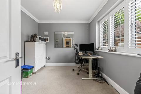 5 bedroom detached house for sale, Boxford Close, South Croydon
