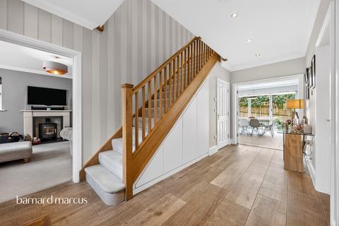 5 bedroom detached house for sale, Boxford Close, South Croydon
