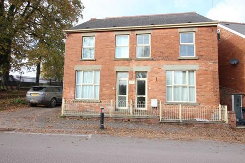 2 bedroom semi-detached house to rent, High Street, Bream GL15
