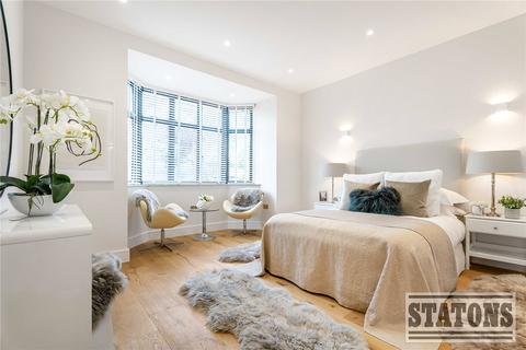 4 bedroom semi-detached house for sale, Ash Grove, Enfield, EN1