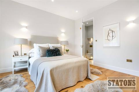 4 bedroom semi-detached house for sale, Ash Grove, Enfield, EN1