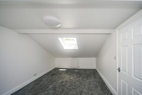 1 bedroom in a house share to rent, A Coburg Place, Torquay, TQ2