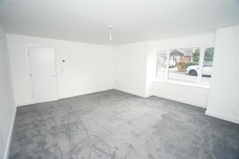 5 bedroom detached house to rent, Beech Avenue, Adlington,, Chorley,