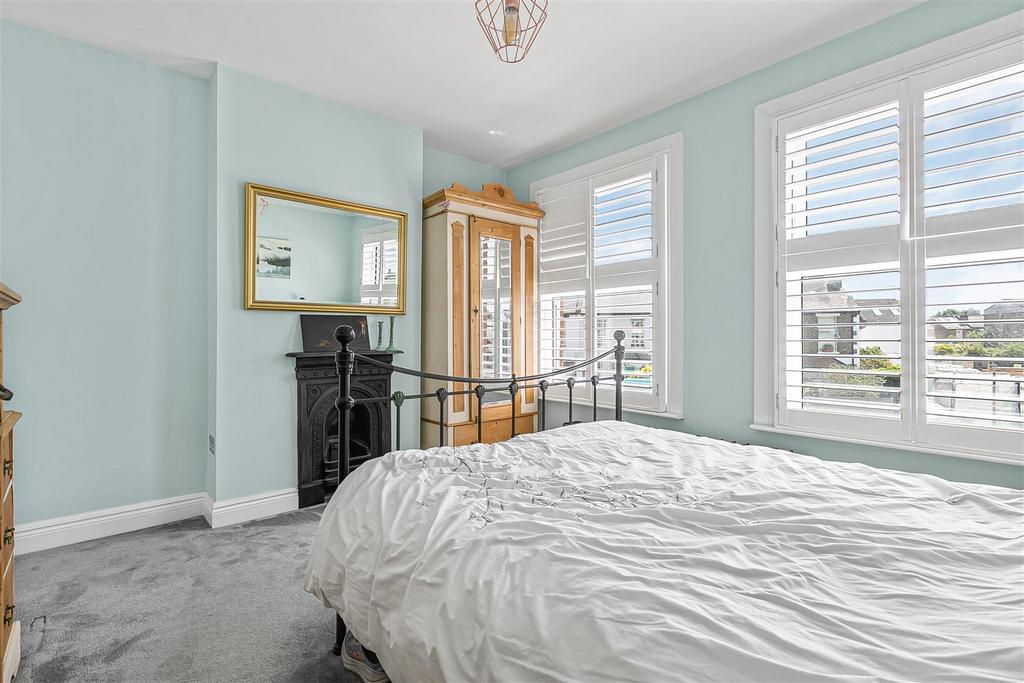 Bedroom, fireplace