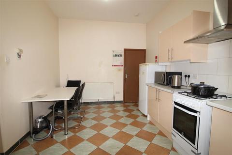 undefined, Shrewsbury Road, London E7