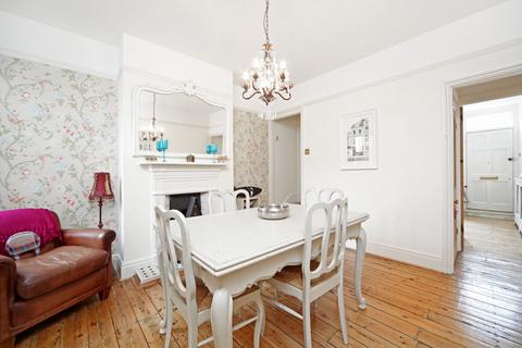 2 bedroom terraced house to rent, Bourne Avenue Windsor SL4