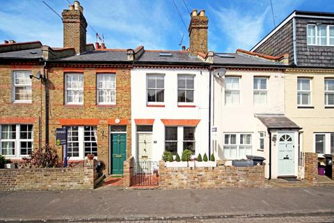 2 bedroom terraced house to rent, Bourne Avenue Windsor SL4