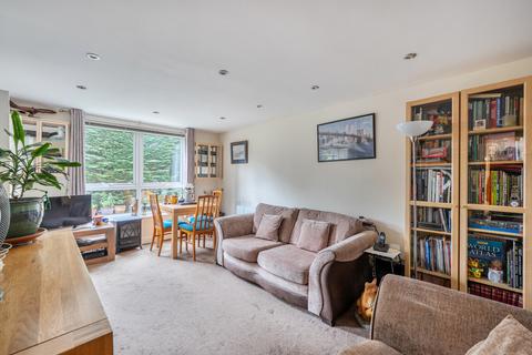 2 bedroom apartment for sale, Briarwood Court, Worcester Park KT4