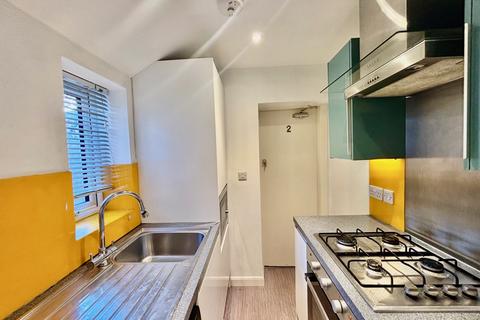 4 bedroom house to rent, Myrtle Street, Middlesbrough, TS1