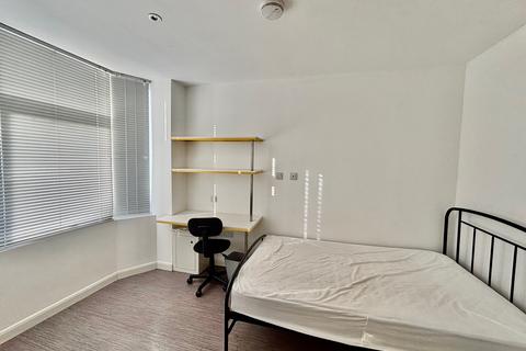 4 bedroom house to rent, Myrtle Street, Middlesbrough, TS1