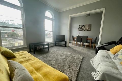 1 bedroom in a house share to rent, A Coburg Place, Torquay, TQ2