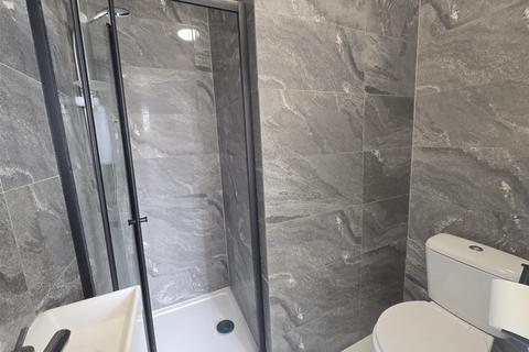 Studio to rent, Brownhill Road, London