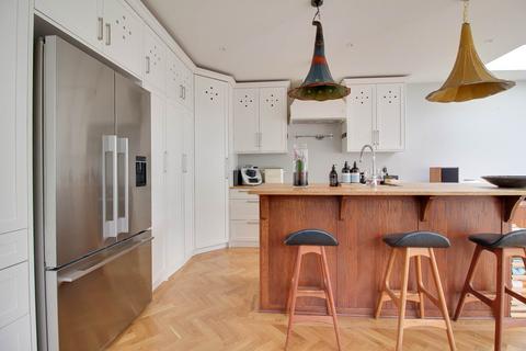 4 bedroom semi-detached house for sale, The Avenue, Lewes