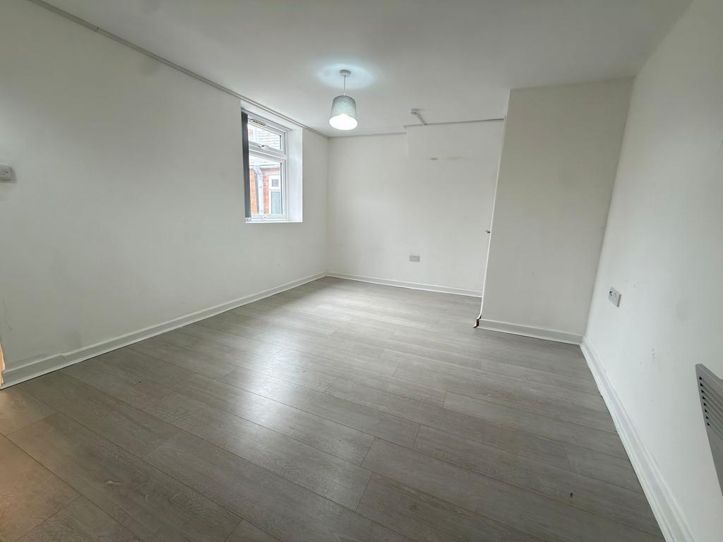 Apartment in Leicester, City of Leicester - View 5