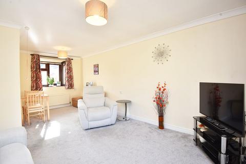 2 bedroom flat for sale, Wetherby Road, Charlwood, HG2