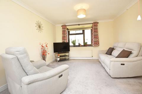 2 bedroom flat for sale, Wetherby Road, Charlwood, HG2